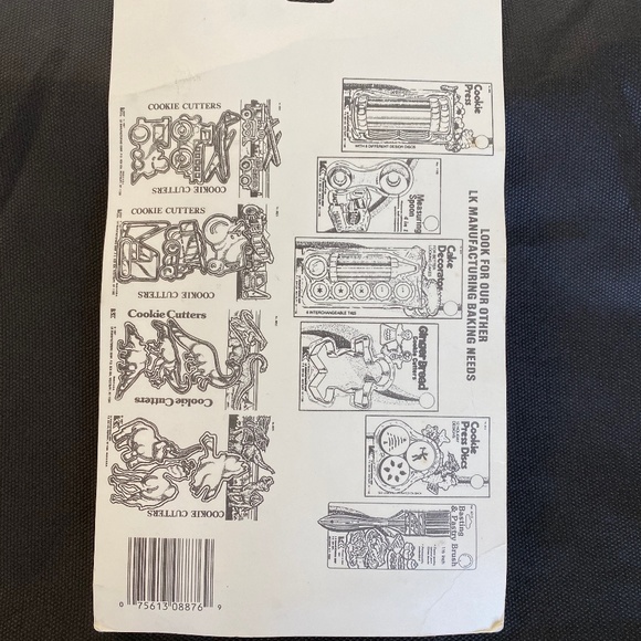 Vintage Sports Theme Cookie Cutters New in Box - Picture 3 of 5